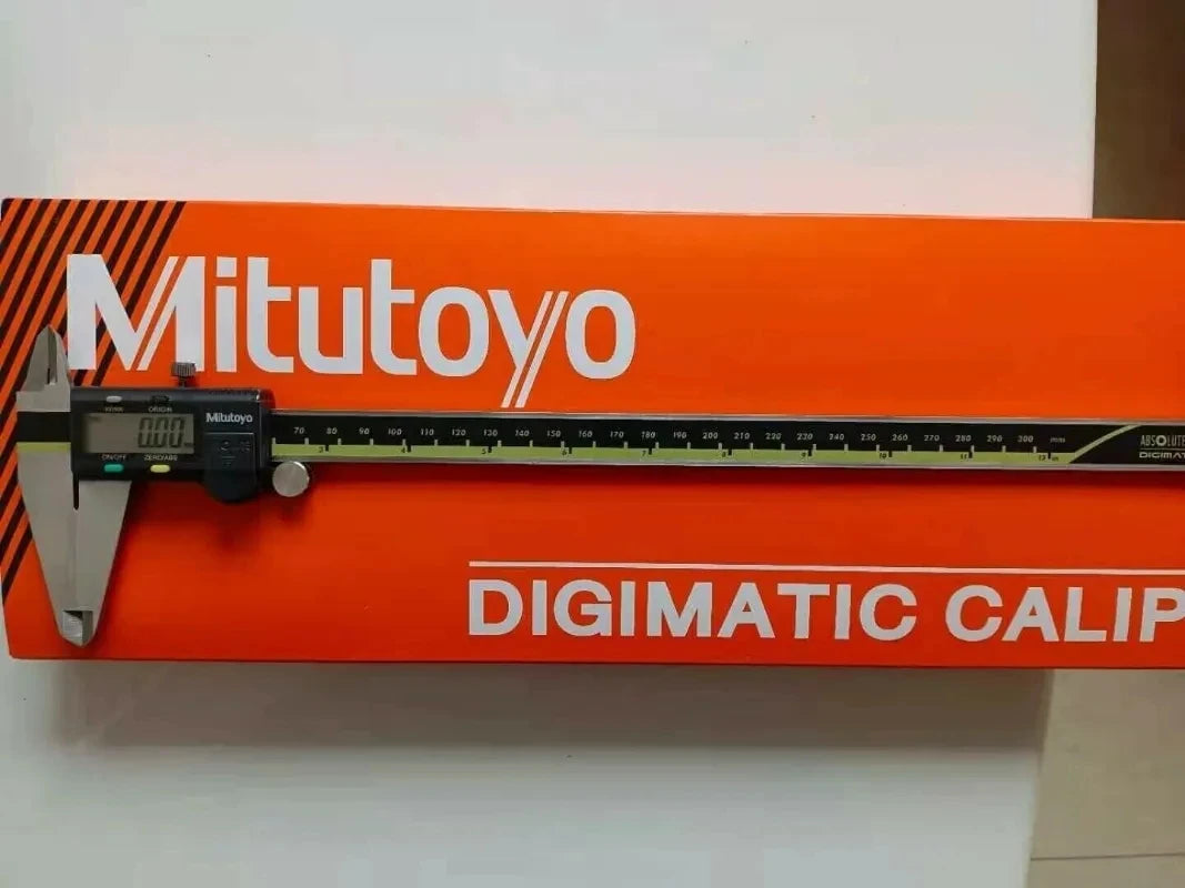 Цифровой штангенциркуль Mitutoyo 0–150 мм с LCD, модель 500-196-30 из нержавеющей стали