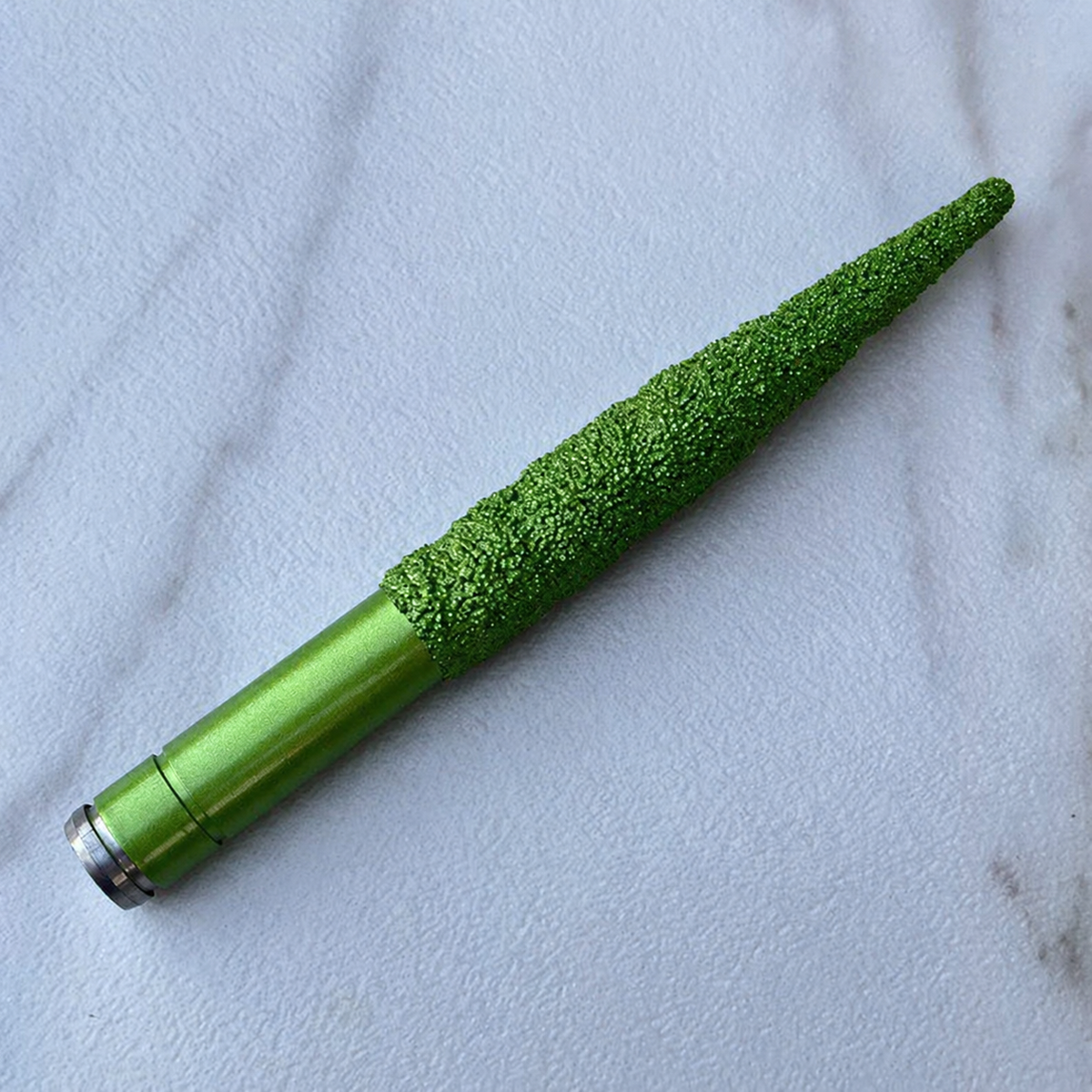 Алмазні наплавлені різці для скульптури та рельєфу по граніту — Конусно-сферичний наплавлений · хв. Ø14 · роб. Ø4 × 100 мм · L150 мм · зелений